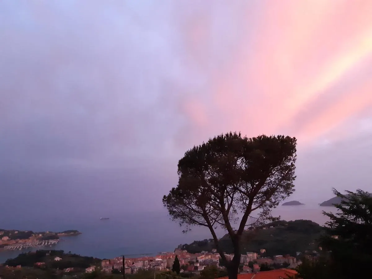 Il Mare Nel Bosco Appartamento Con Terrazza Nella Natura, Vista Mare, Lerici E Isole contacts