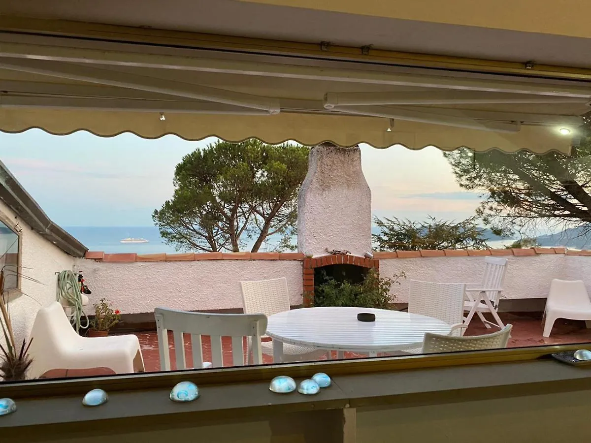 Il Mare Nel Bosco Appartamento Con Terrazza Nella Natura, Vista Mare, Lerici E Isole 0*,  Italy
